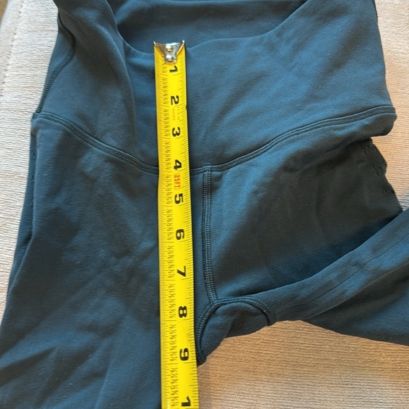 lululemon reveal crop in submarine - Picture 6 of 12